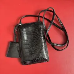 クロコダイル型押し　スマホショルダーバッグ　ブラック