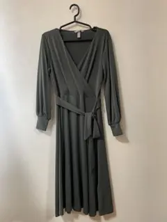 4月末迄期間限定値下げ　レディースワンピースH&M 新品　未使用　ＳからＭ