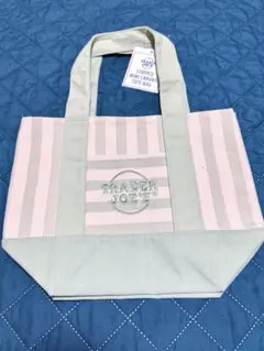 Trader Joe’s ストライプ　ミニトートバック　グリーン　おまけ付のサムネイル