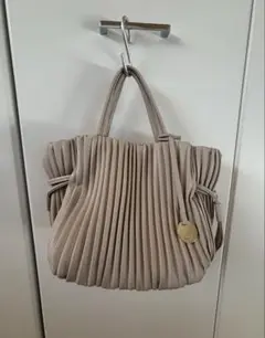 ベージュ プリーツデザイン ショルダーバッグ