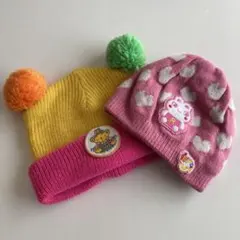 ニット帽⭐︎２枚セット⭐︎ボンボン付きカラフル帽子⭐︎うさぎのアップリケ付き帽子