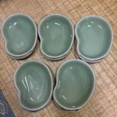 ラ*ナ様 豆型緑色陶磁器皿5個セット