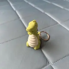 光る恐竜キーホルダー