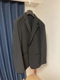 黒　ビジネススーツ ユニクロ　UNIQLO 感動ジャケット