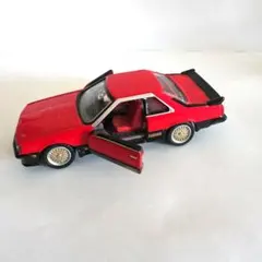Nissan Skyline GT-R トミカ 1/64 レッド