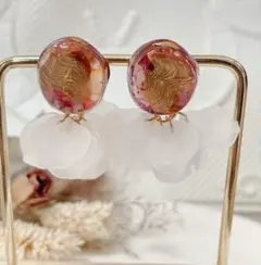 ピアス ハンドメイド レジン×インク ホワイト花びら サージカルステンレス