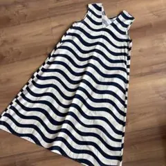 【美品】ユニクロ×マリメッコ Vネックフレアワンピース　ネイビー　Mサイズ