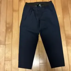 BEACON ネイビー ストレートカットパンツ