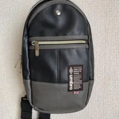 ★値下げ★ umbro ボディバッグ ブラック　グレー