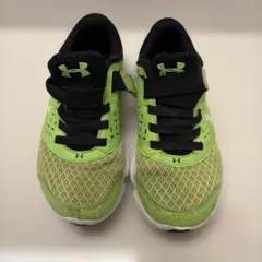 Under Armour キッズシューズ グリーン　17センチのサムネイル