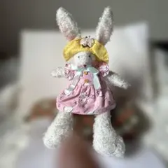 ウサギのぬいぐるみ 花柄ドレス - メルカリ