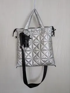 BAYFLOW チャーム付き3WAYキルトトート シルバー キルティング