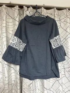 値下げしました。今の季節ぴったりレース付きバルーンスリーブシャツ ダークブルー