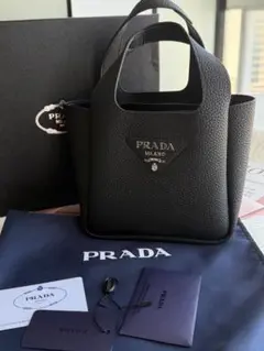 PRADA ブラック ハンドバッグ