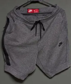 Nike グレー ショートパンツ Sサイズ M