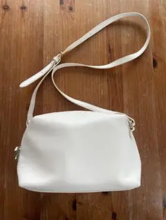 GU☆美品　ホワイト ショルダーバッグ シンプル