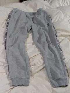 Item thumbnail for item cb02b3cd-c361-4ee0-beec-2410df082c99