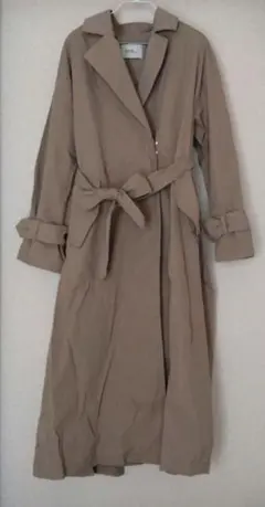 アースミュージック＆エコロジー☆ベージュ ロングコート ウエストリボン付き