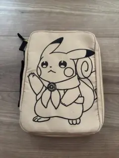 ピカチュウ刺繍 ガジェットポーチ PIKACHU ADVENTURE