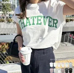 アンドミー　コットン天竺フレンチスリーブロゴプリント裾ラウンドTシャツのサムネイル