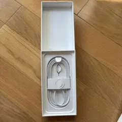 iPhone 16e箱、純正タイプCコード