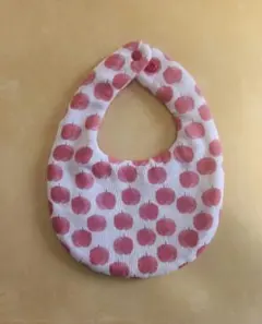 202☘️まぁるいりんごが可愛い　ベビースタイ