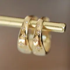 高品質 5Aダイヤ 星が輝く フープピアス K18コーティング ゴールドピアス