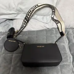 Item thumbnail for item 70fe78a3-fbfc-4f19-bf6c-a7a35fab2b85