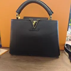 黒 レザー ハンドバッグ