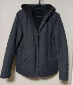 ユニクロ　グレー フード付き キルティングジャケット