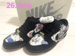 Supreme × Nike SB Dunk Low 