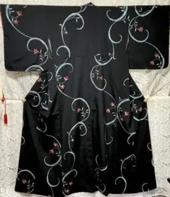 【アンティーク風？】着物　袷　黒地に花　正絹