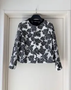 DANAPARIS 2026SS 花柄ジャガード ノーカラージャケッ（新品）のサムネイル