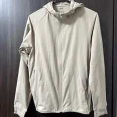 新品UNIQLO 薄手ベージュ フルジップパーカー S