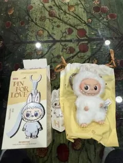 LABUBU ミニラブブ PIN FOR LOVE (A-M)イニシャル【H】白