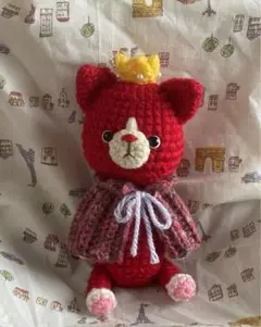 あみぐるみ　王様気取りなねこ　真っ赤なハチワレ猫