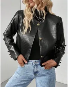 Chiquease ブラックレザー風ショートジャケット