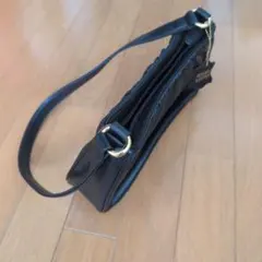 本革 ブラック ショルダーバッグ