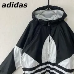 【即完売】adidas デカロゴ入りナイロンジャケット　トレフォイルロゴ