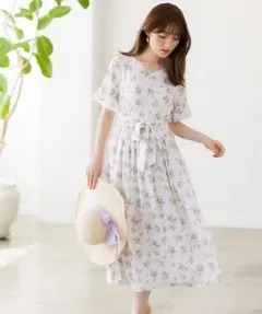 新品未開封＊トッコ　ウエストリボンフラワーミディ丈ワンピース　オフホワイト可愛い