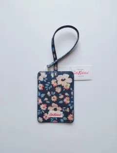 【新品未使用】キャスキッドソン 定期入れ 花柄 パスケース