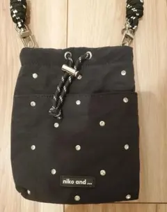 nike and ... ニコアンド　オリジナルビジュー巾着ショルダーバッグ 黒