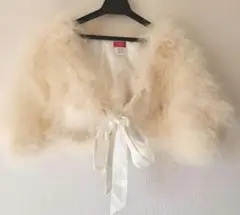 クリーム色ファーボレロリボン付き