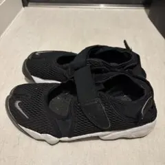 NIKEナイキ エアリフト24.0cm ブラック スポーツサンダル