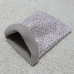 ハリネズミのための桜なお布団のサムネイル