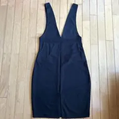 黒いVネックサロペット コクーン