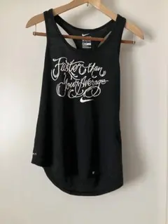 NIKE タンクトップ　ヨガ　筋トレ　ピラティス　ジム　トレーニングウェアのサムネイル