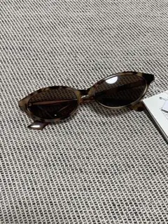 オーバル型 サングラス べっ甲柄のサムネイル