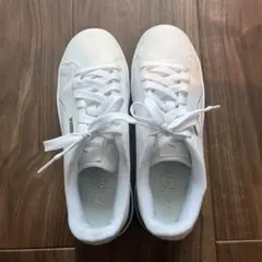 PUMA プーマ　スニーカー　24.5 白