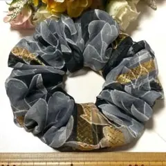 ハンドメイド ♡シュシュ フリル ターコイズブルー 花びら刺しゅう入 